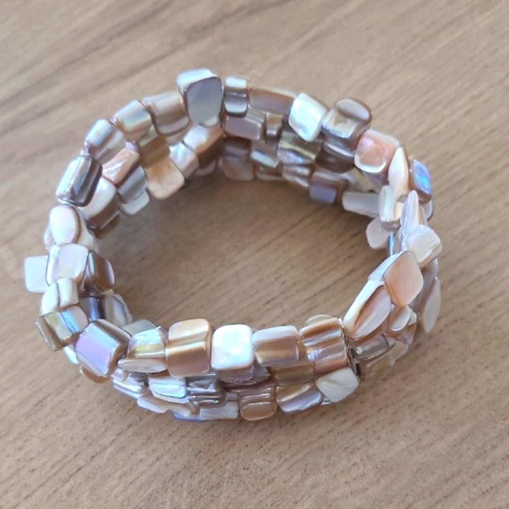 Mother of Pearl Beaded Bracelet